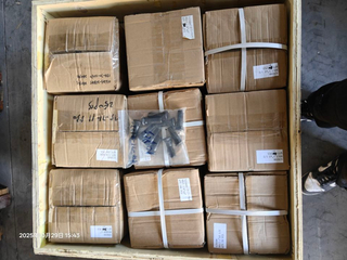 キャタピラー プラウ ボルト 4J9208