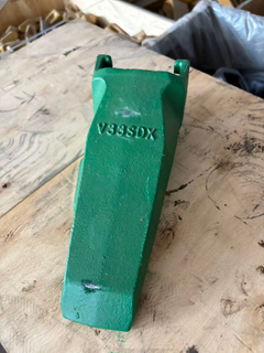 V33SDX ロックバケットティース